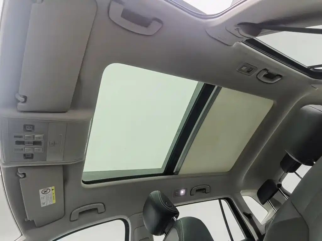 Volkswagen Tiguan L — миниатюра 14