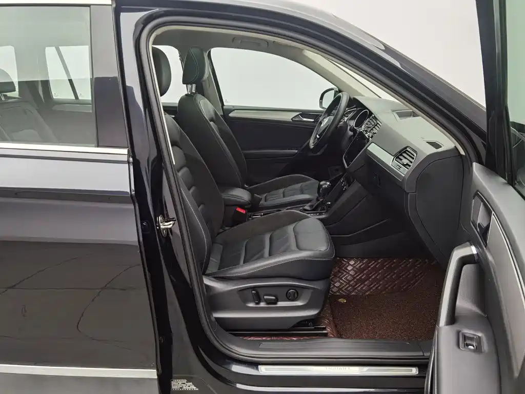 Volkswagen Tiguan L — миниатюра 23