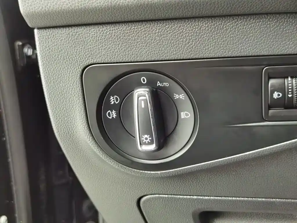Volkswagen Tiguan L — миниатюра 21