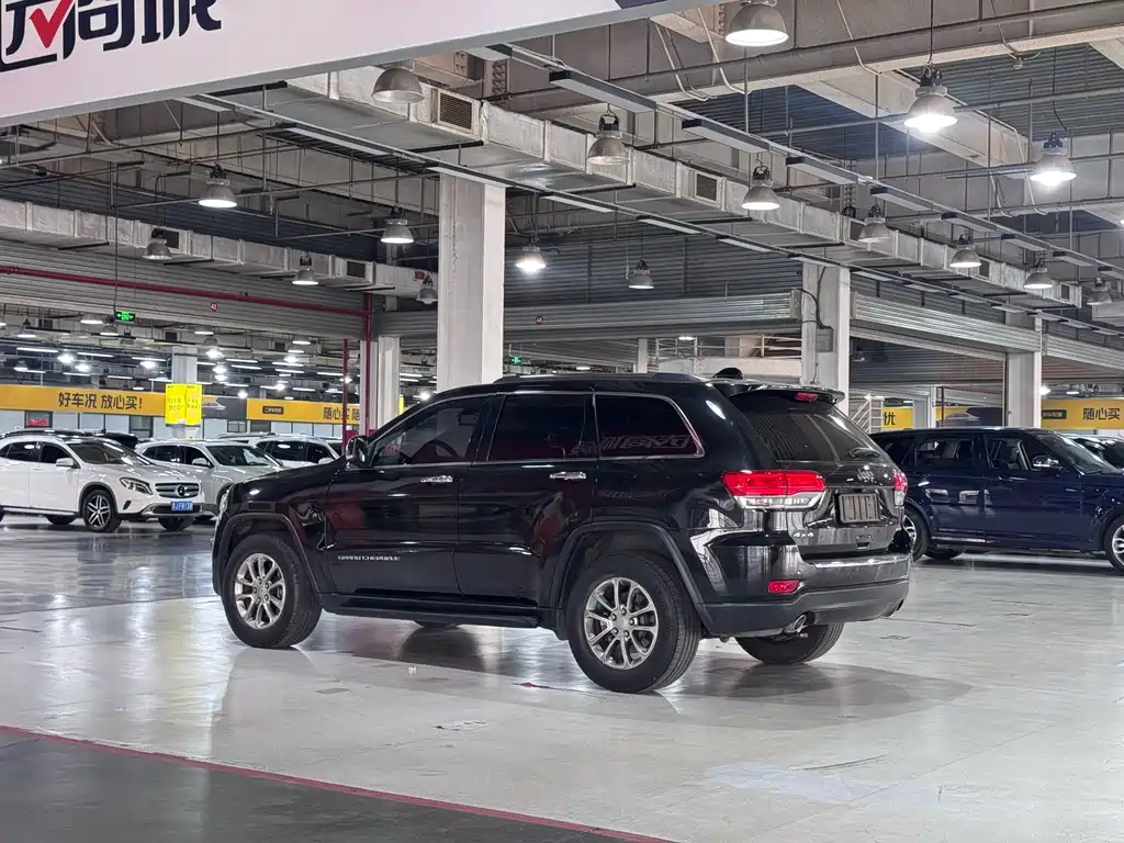 Jeep Grand Cherokee (Import) — миниатюра 4