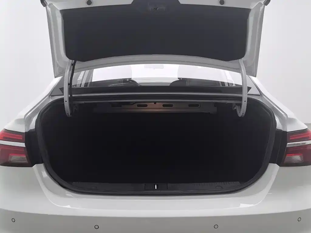 Roewe i6 Classic — миниатюра 16