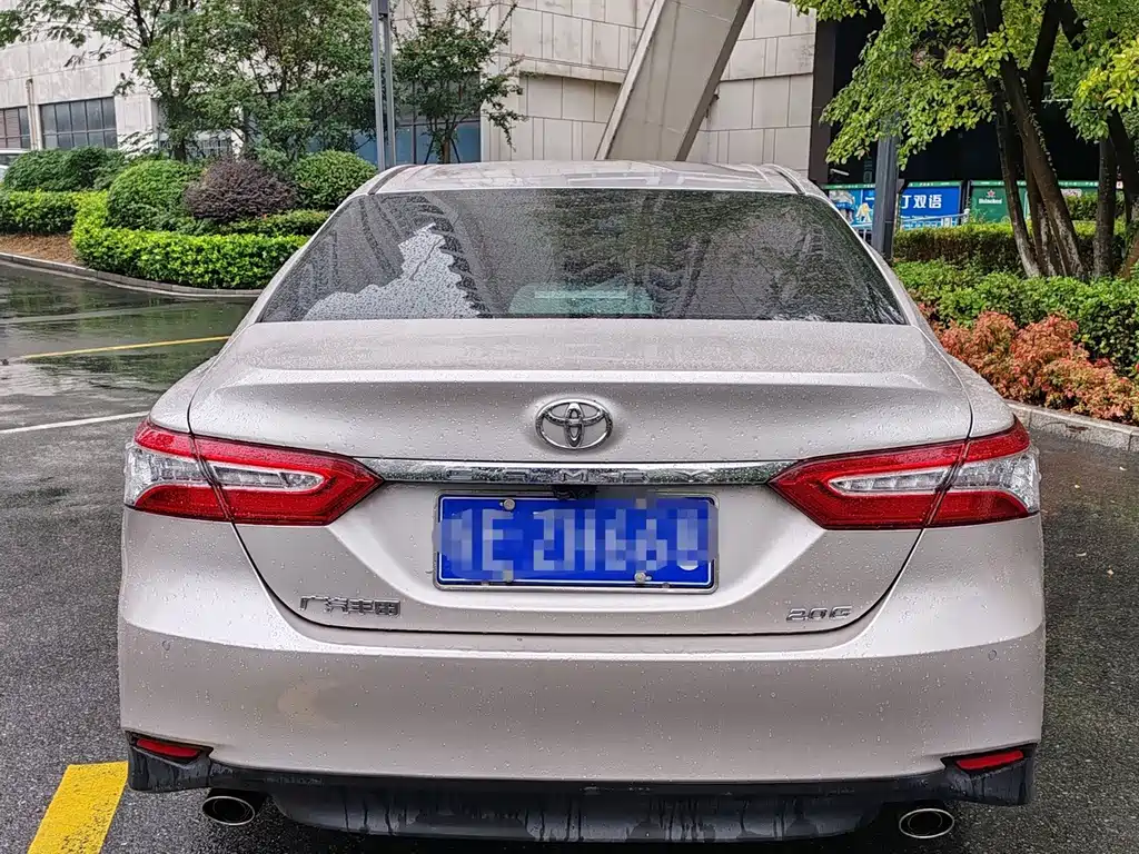 Toyota Camry — миниатюра 4