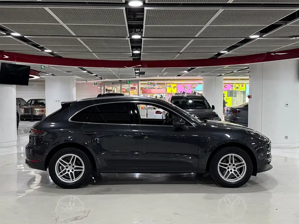 Porsche Macan — миниатюра 10