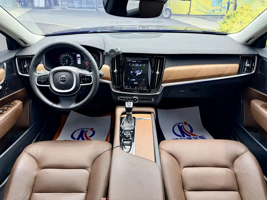 Volvo S90 2019 T5