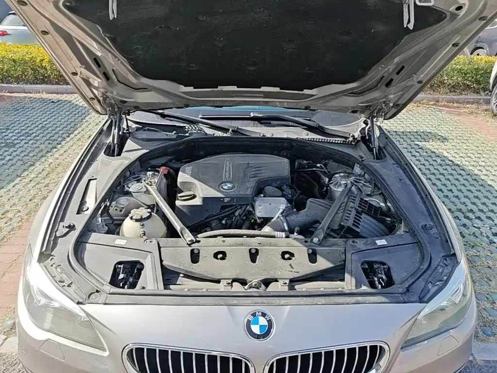 BMW 5 Series — миниатюра 20