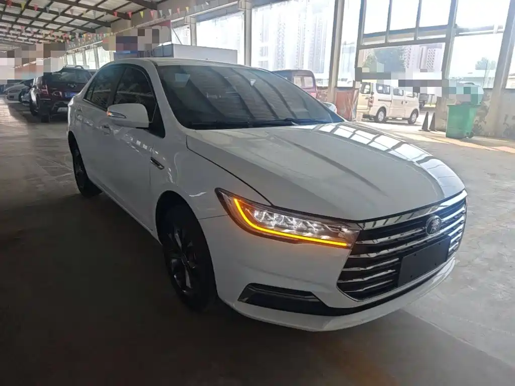 BYD Qin — миниатюра 4