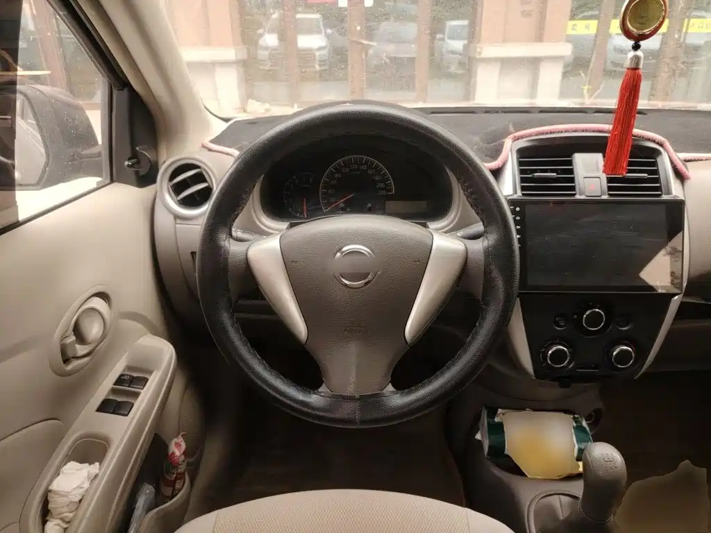 Nissan Sunny — миниатюра 6