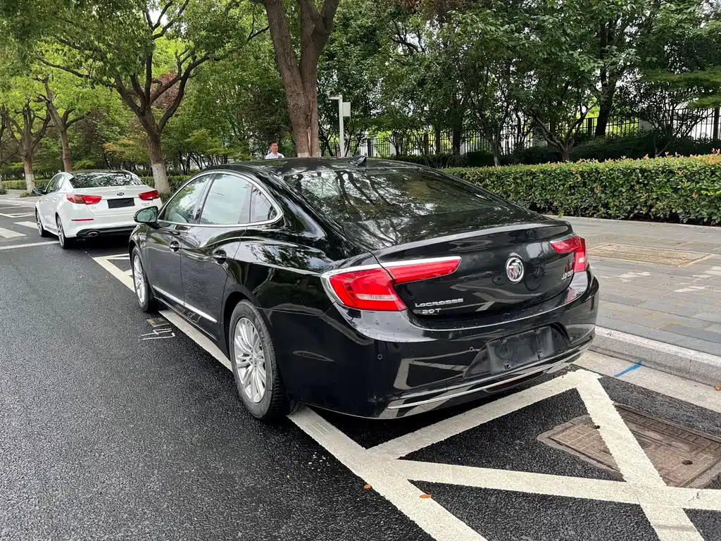 Buick LaCrosse — миниатюра 5