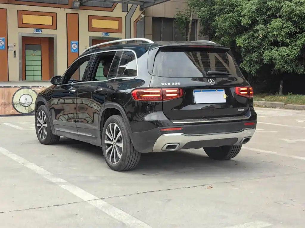 Mercedes-Benz GLB — миниатюра 18