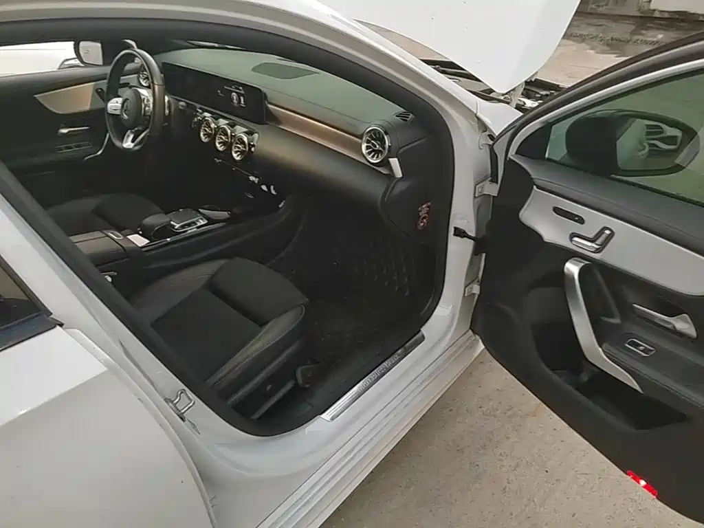 Mercedes-Benz A-Class — миниатюра 9
