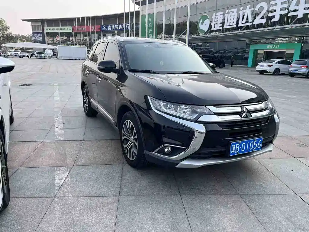 Mitsubishi Outlander — миниатюра 2
