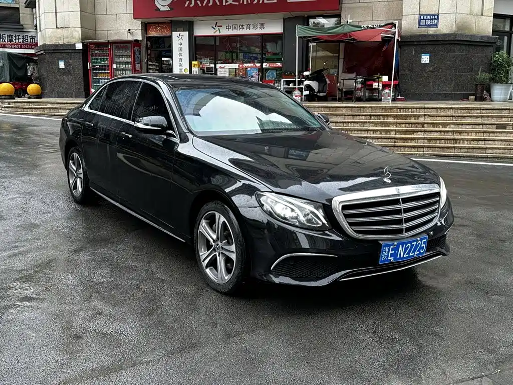 Mercedes-Benz E-Class — миниатюра 3
