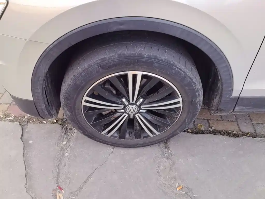 Volkswagen Tiguan L — миниатюра 23