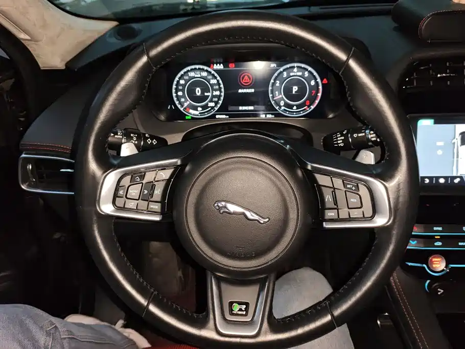Jaguar F-PACE — миниатюра 15