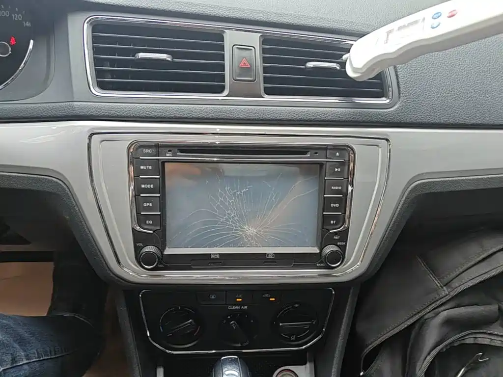 Volkswagen Lavida — миниатюра 13
