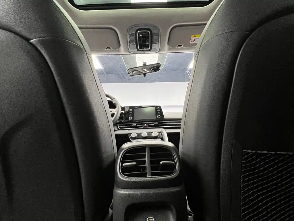 Hyundai Elantra — миниатюра 14