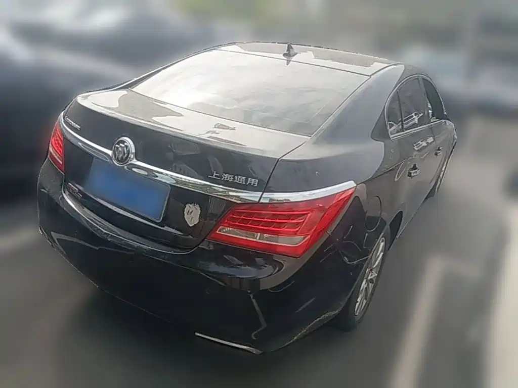 Buick LaCrosse — миниатюра 10