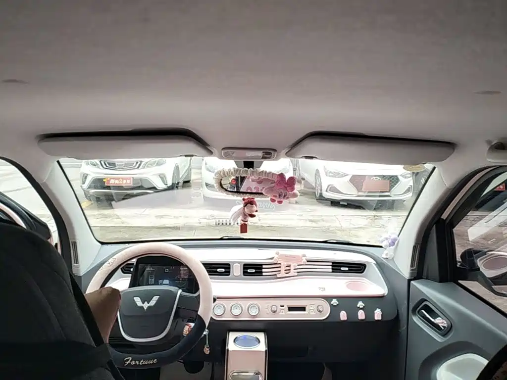 Wuling MINIEV — миниатюра 18
