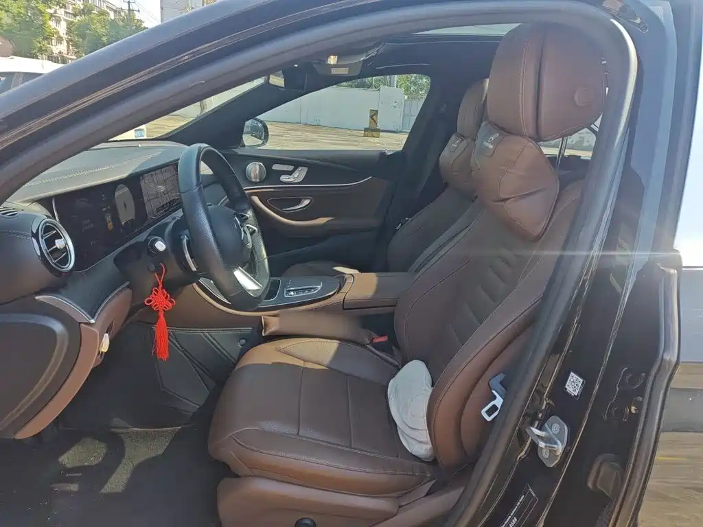 Mercedes-Benz E-Class — миниатюра 16