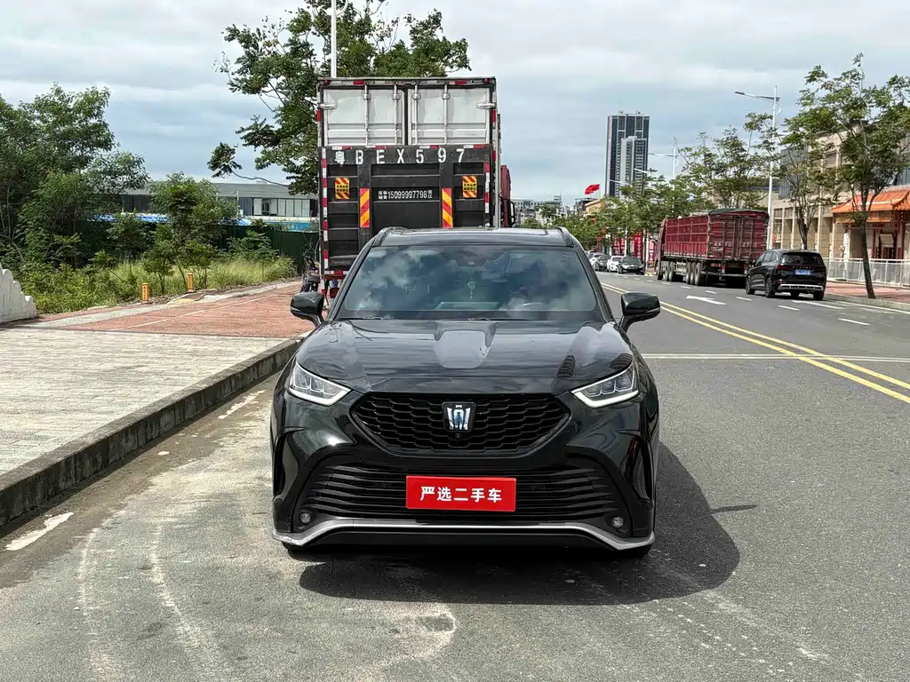 Toyota Crown Kluger — миниатюра 2