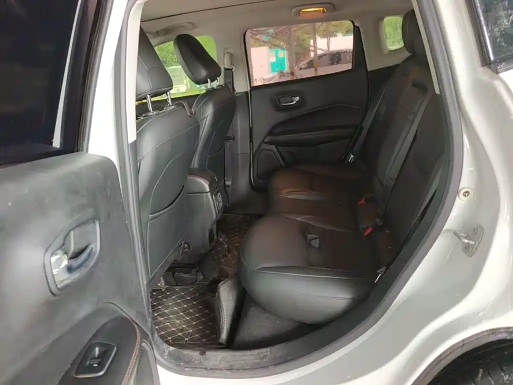 Jeep Compass — миниатюра 17