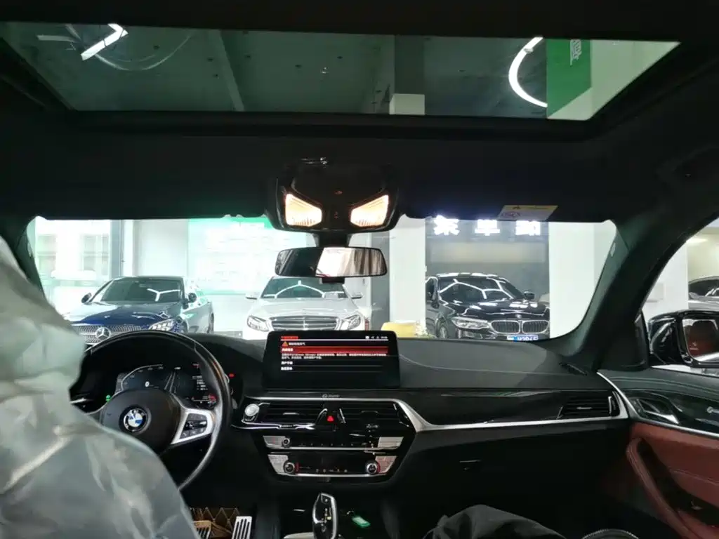 BMW 5 Series — миниатюра 18