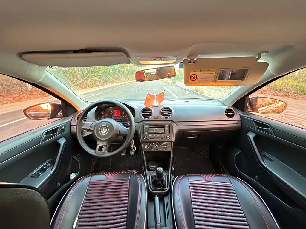 Volkswagen Jetta — миниатюра 9