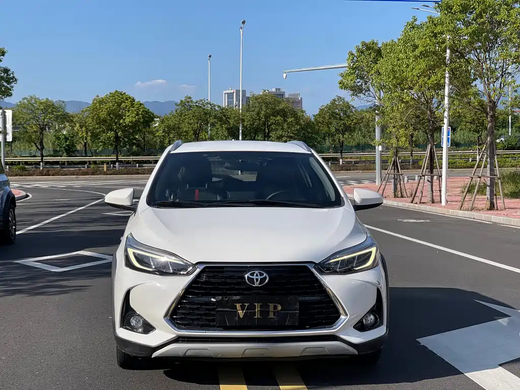Toyota Yaris L — миниатюра 2