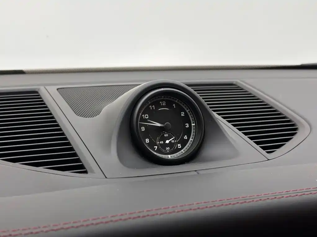 Porsche Macan — миниатюра 16
