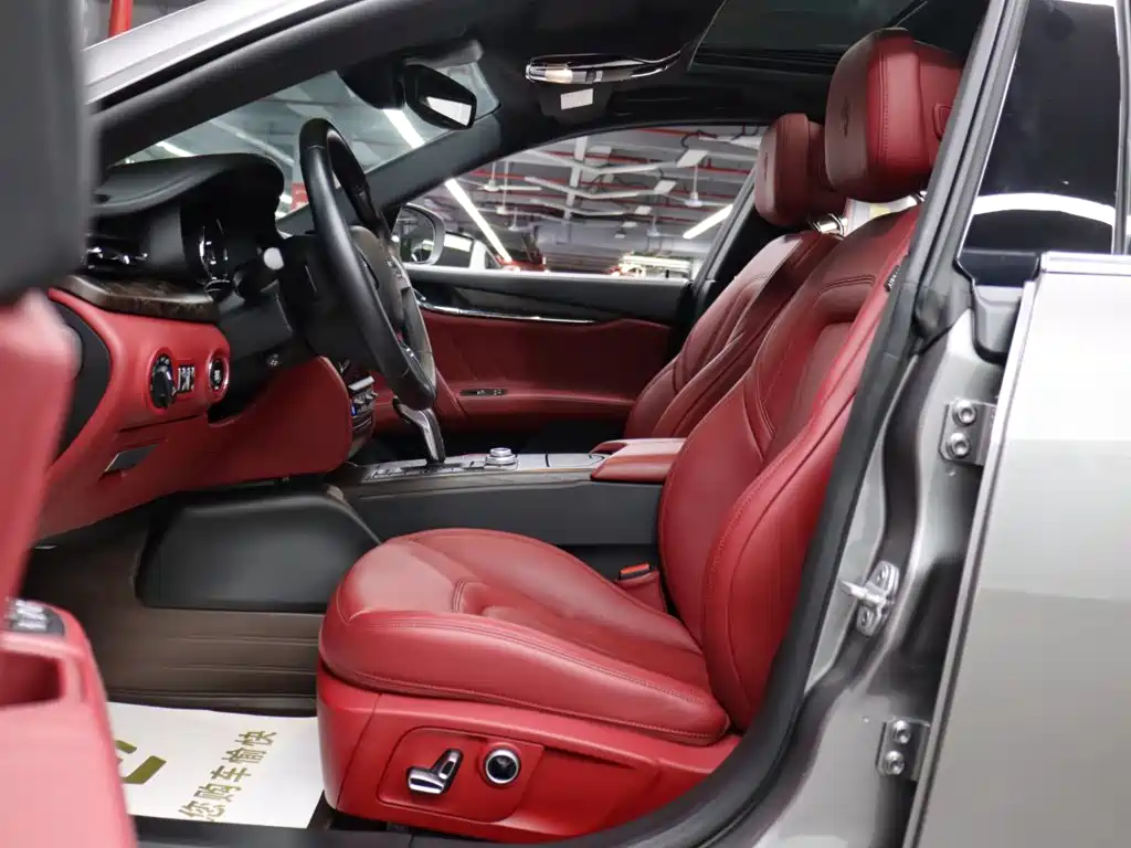 Maserati Quattroporte — миниатюра 7