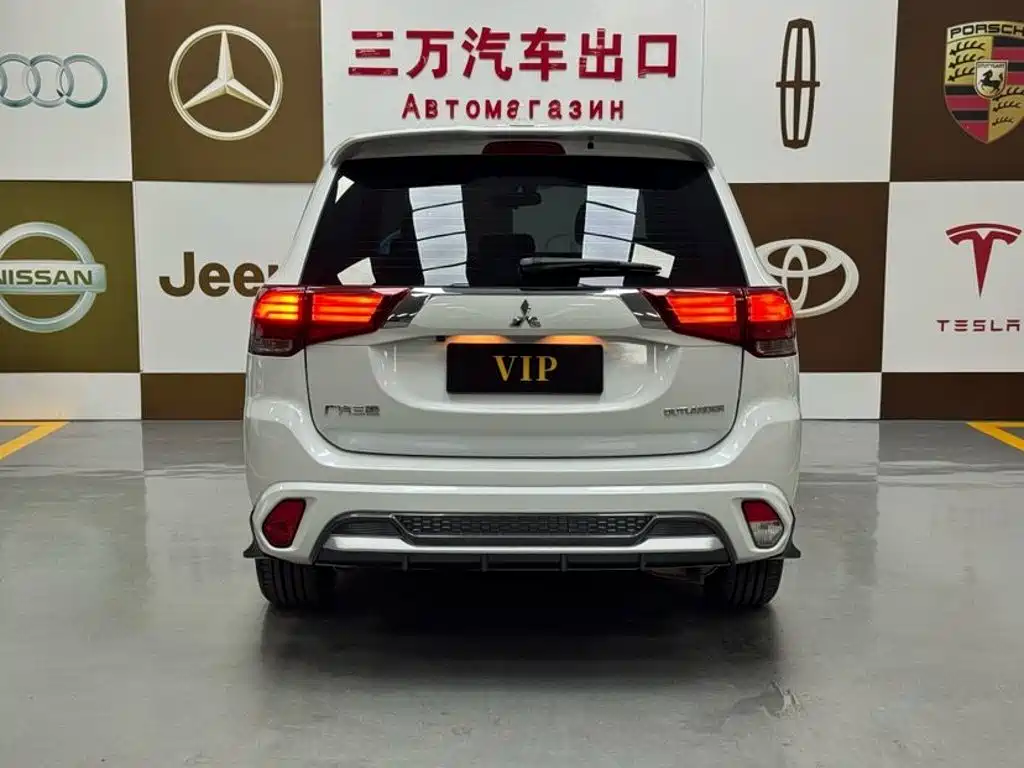 Mitsubishi Outlander — миниатюра 5