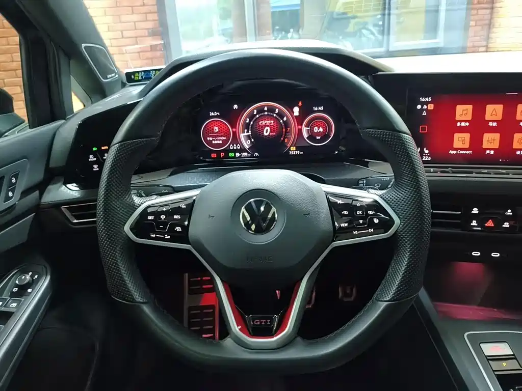 Volkswagen Golf GTI — миниатюра 21
