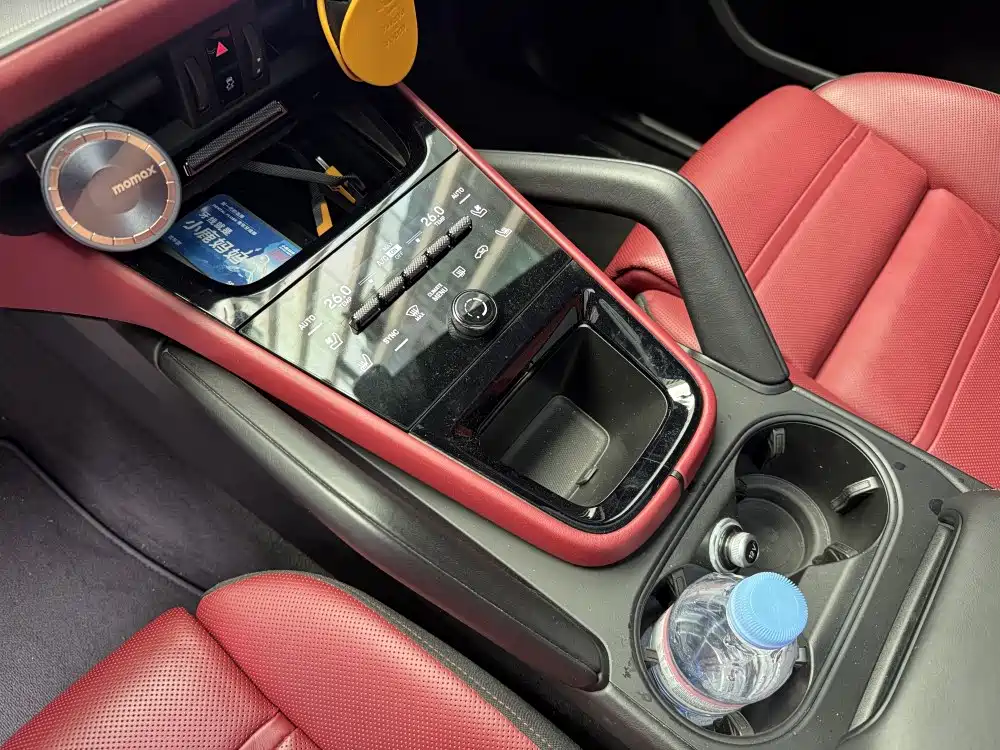 Porsche Cayenne — миниатюра 10