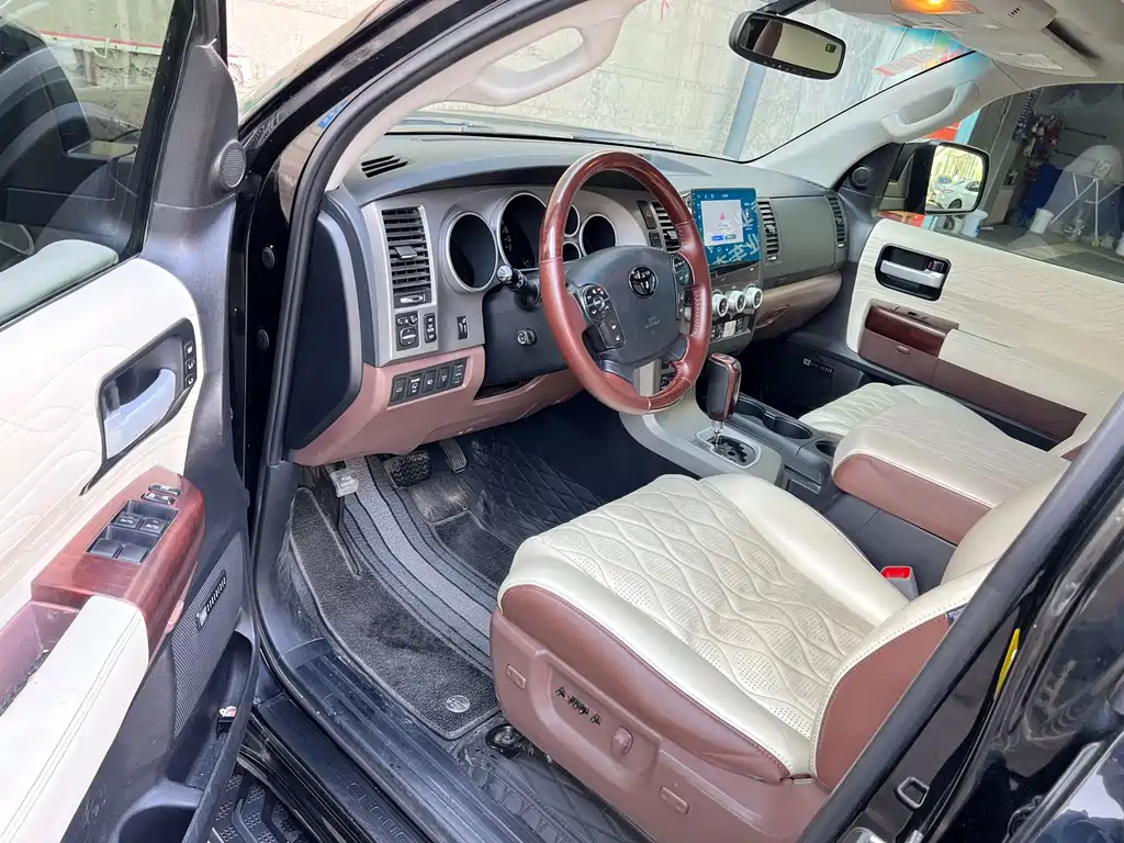 Toyota Sequoia — миниатюра 4