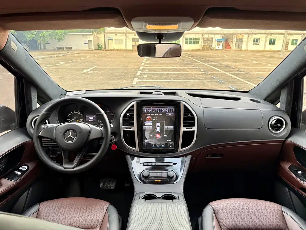 Mercedes-Benz V-Class (Import) — миниатюра 15