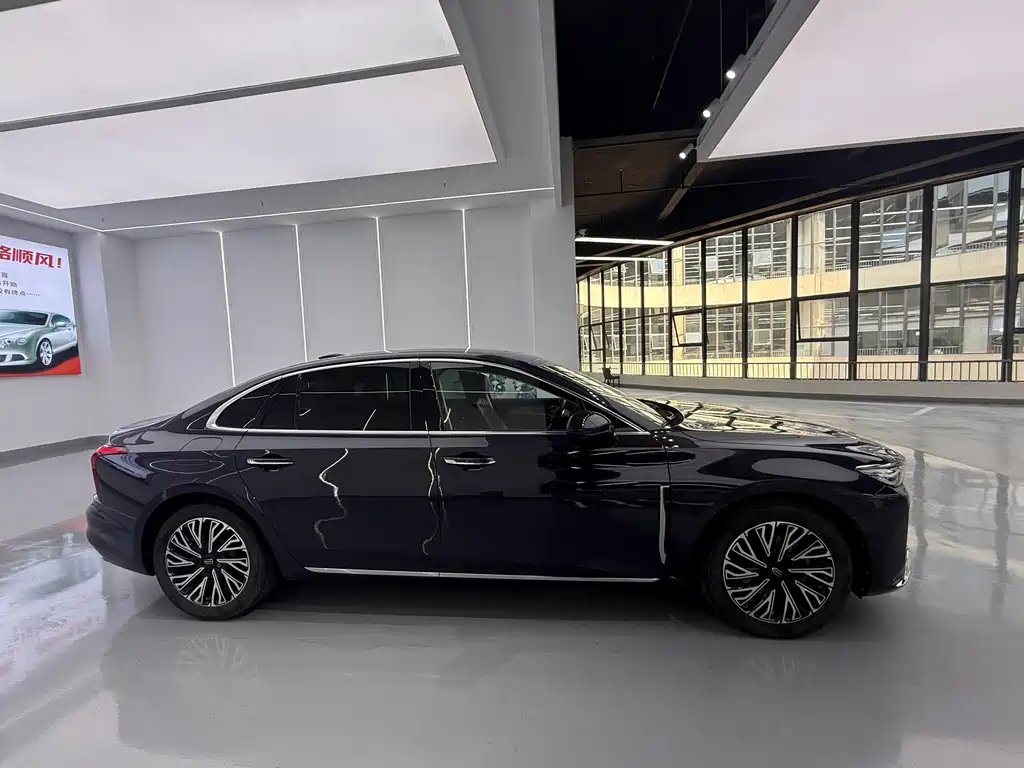 Hongqi Hongqi H5 — миниатюра 12
