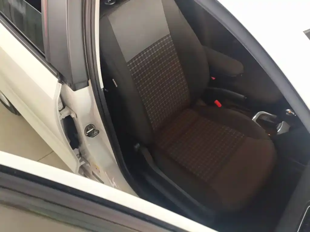 Volkswagen Polo — миниатюра 25