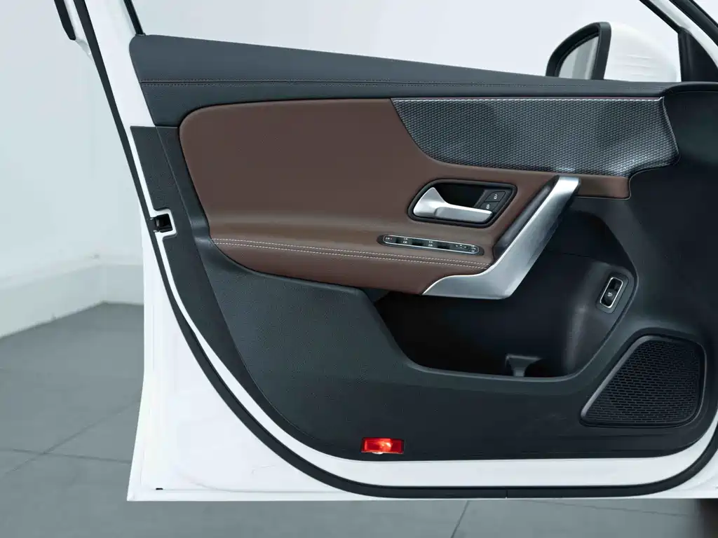 Mercedes-Benz A-Class — миниатюра 9