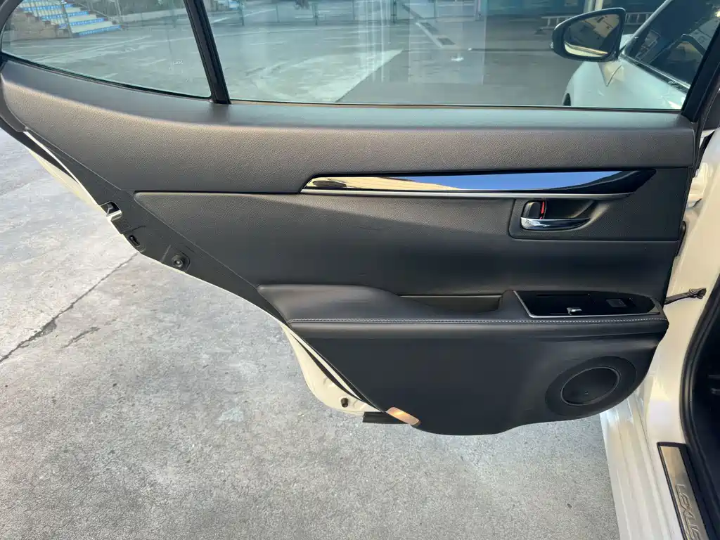 Lexus ES — миниатюра 21