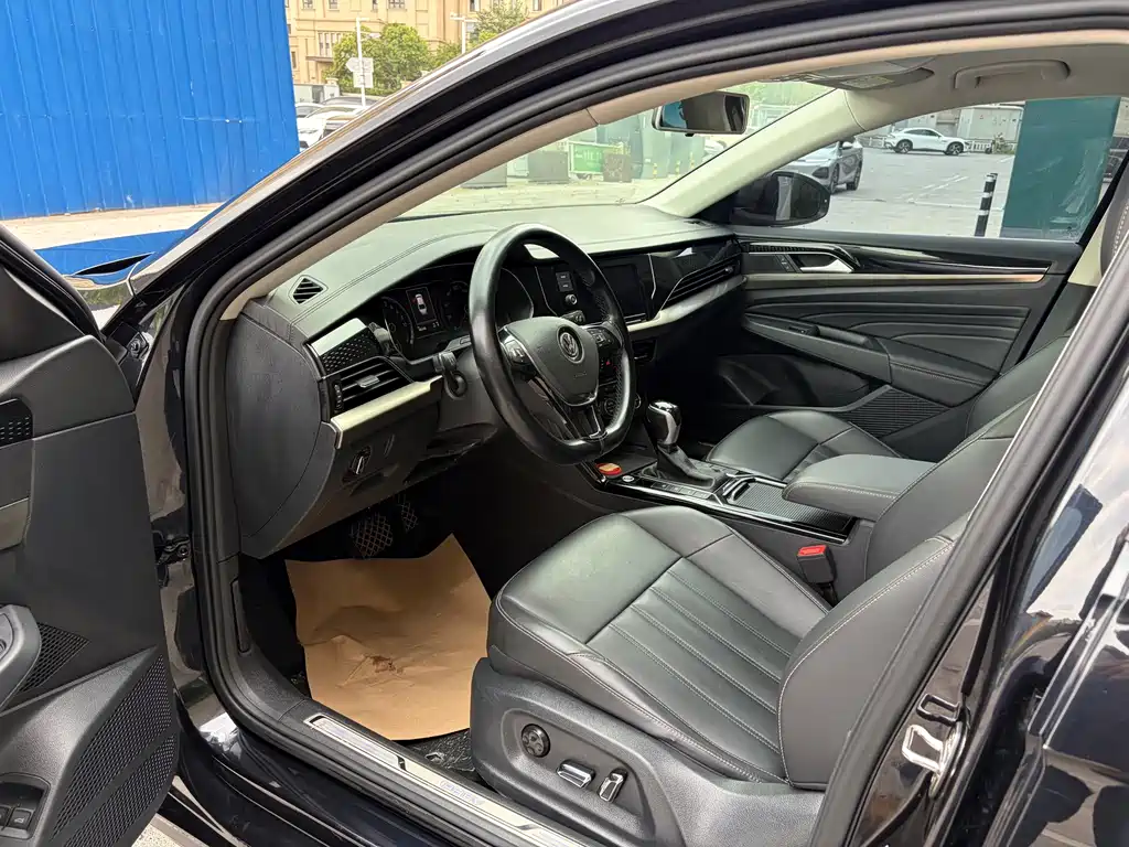 Volkswagen Passat PHEV — миниатюра 5