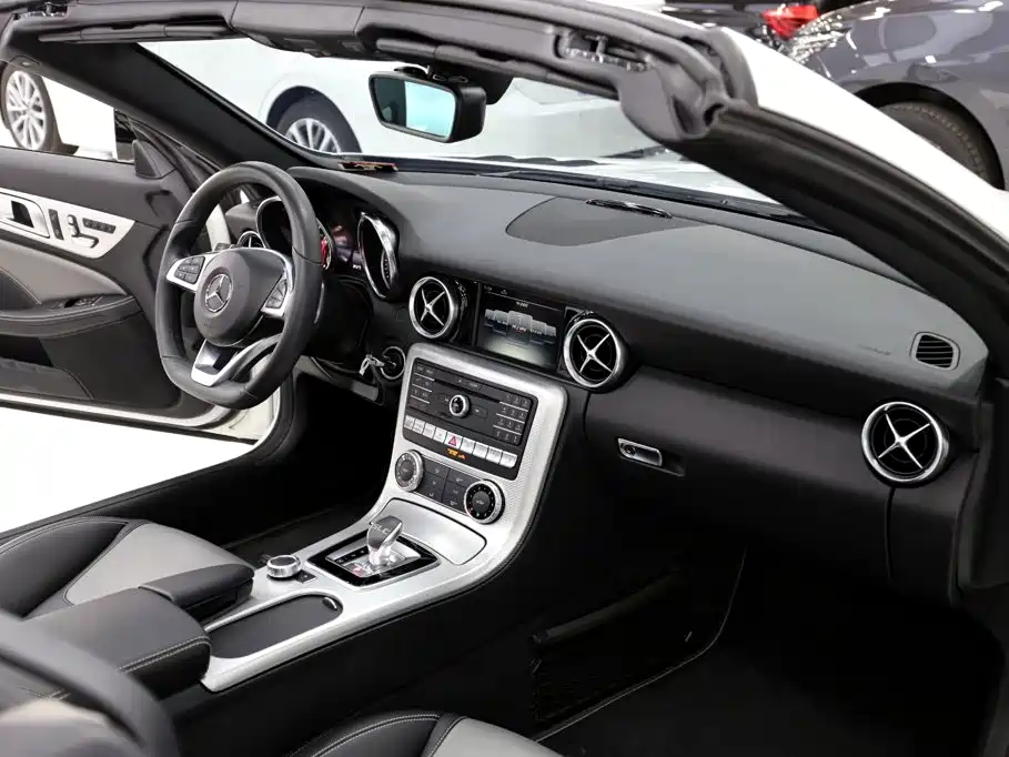 Mercedes-Benz SLC — миниатюра 12