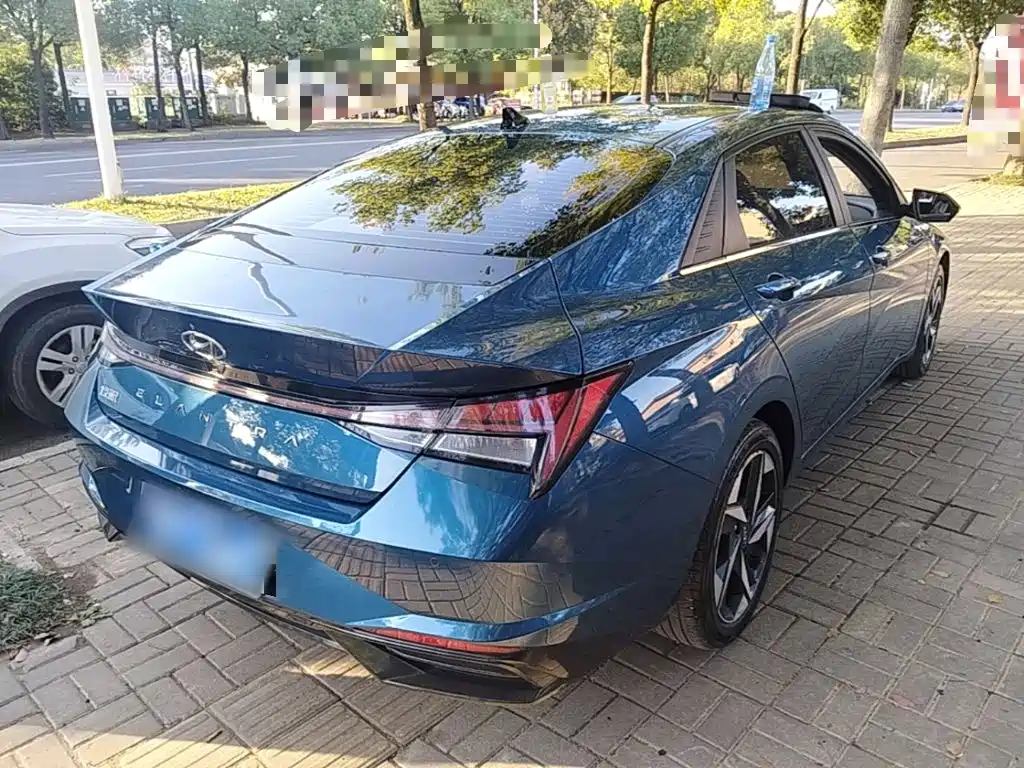 Hyundai Elantra — миниатюра 7
