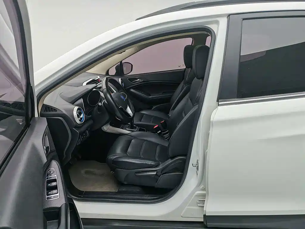 BYD Yuan EV — миниатюра 13