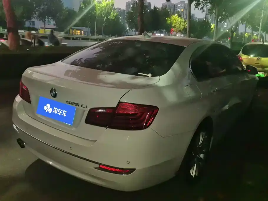 BMW 5 Series — миниатюра 3