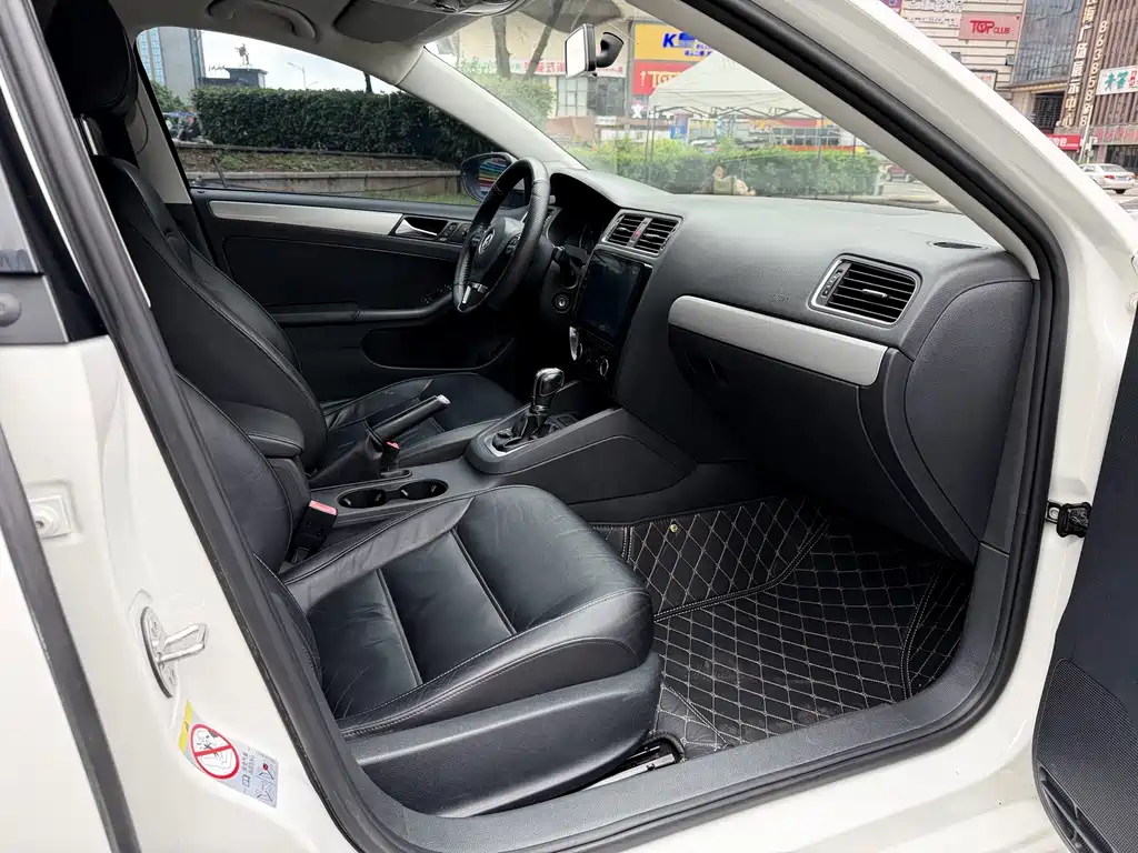 Volkswagen Sagitar — миниатюра 9