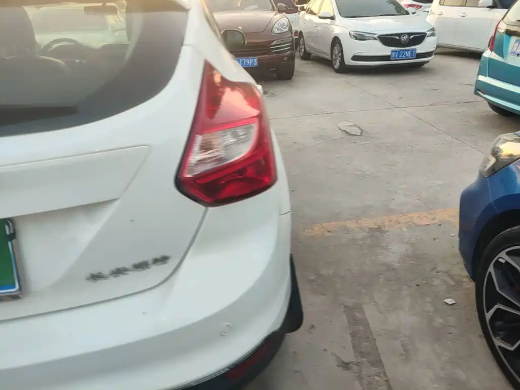 Ford Focus — миниатюра 8