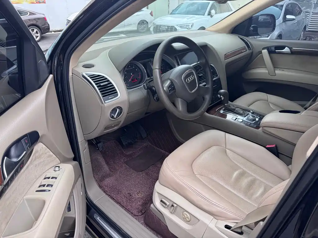 Audi Q7 — миниатюра 9
