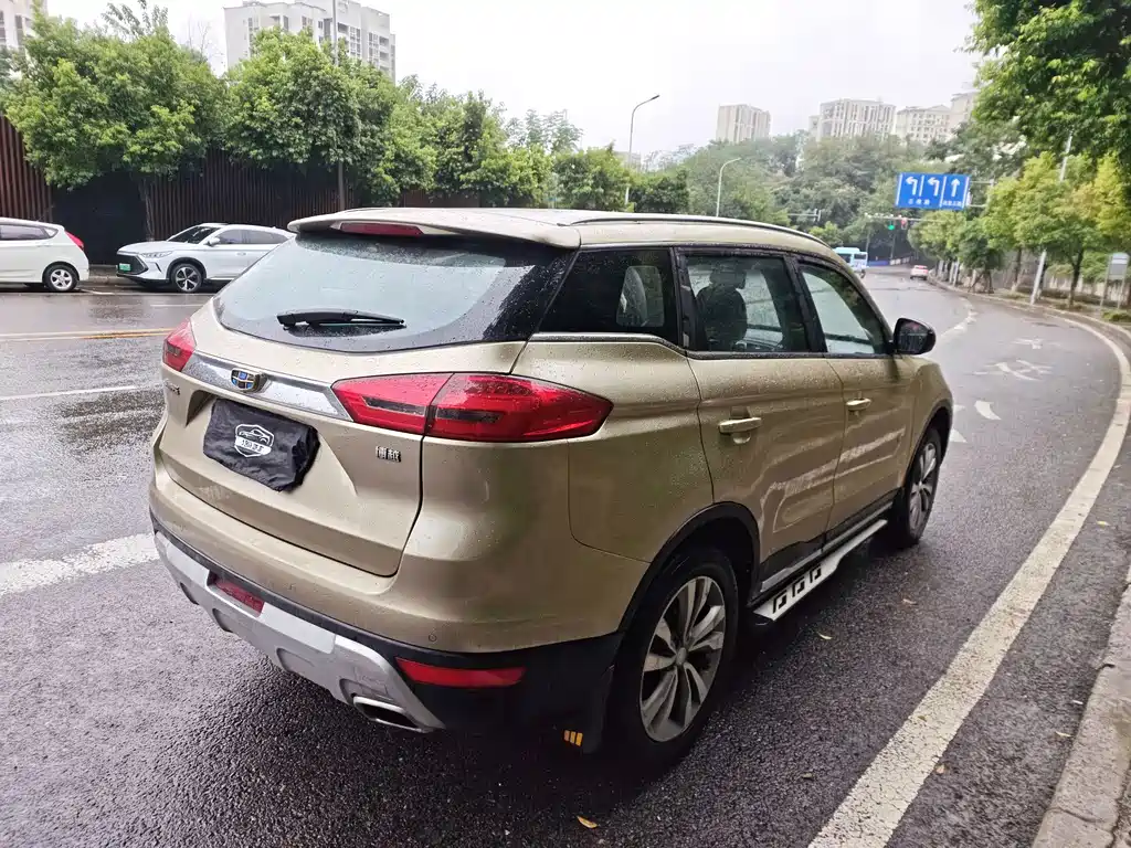 Geely Boyue — миниатюра 4