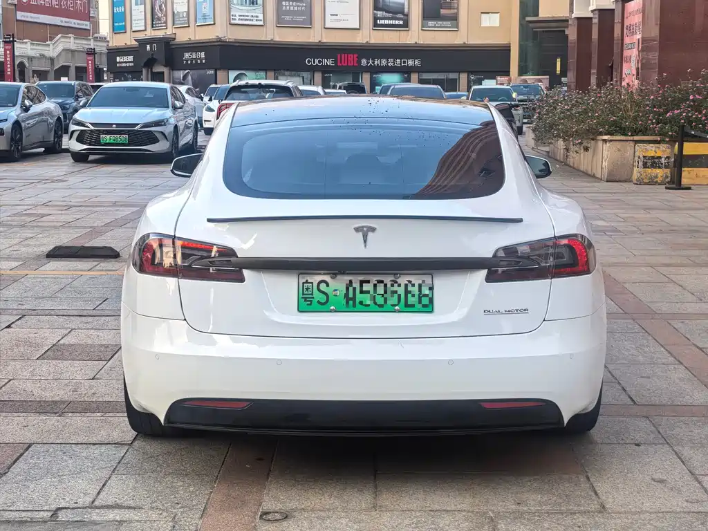 TESLA MODEL S
