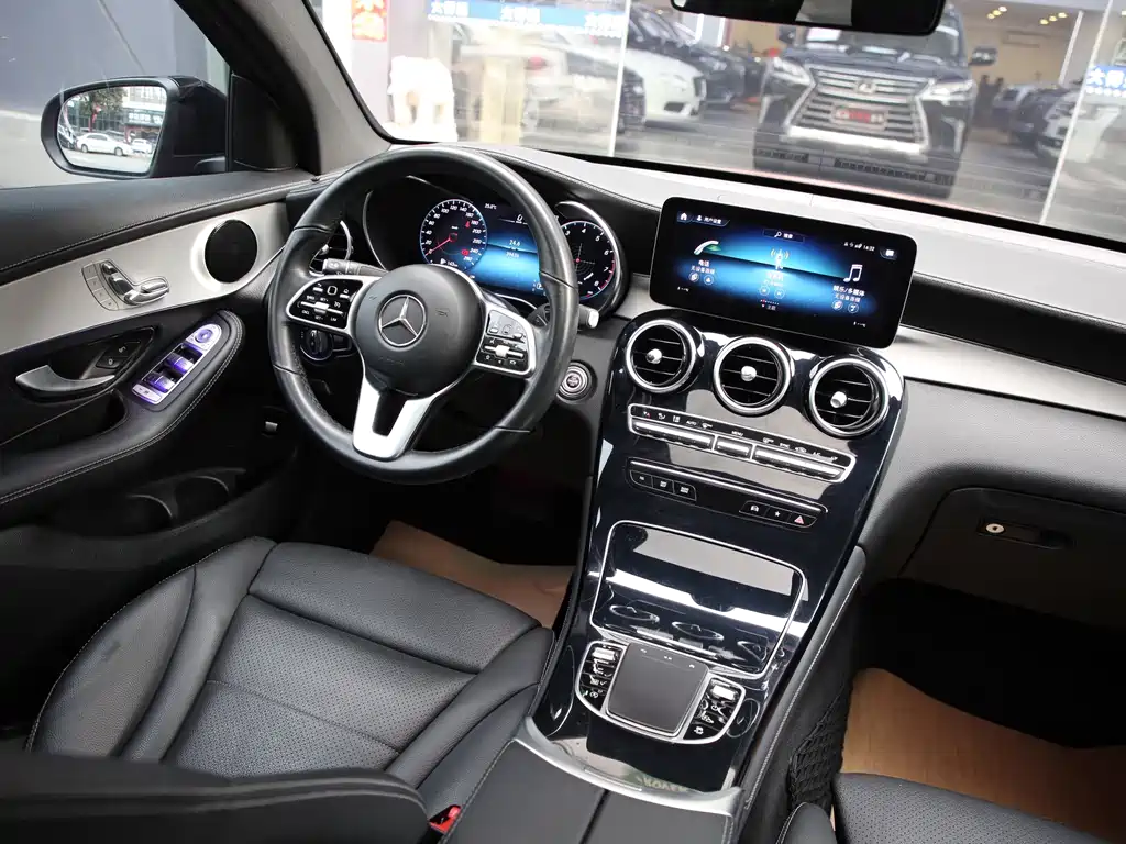 Mercedes-Benz GLC 2020 GLC 260 4MATIC SUV